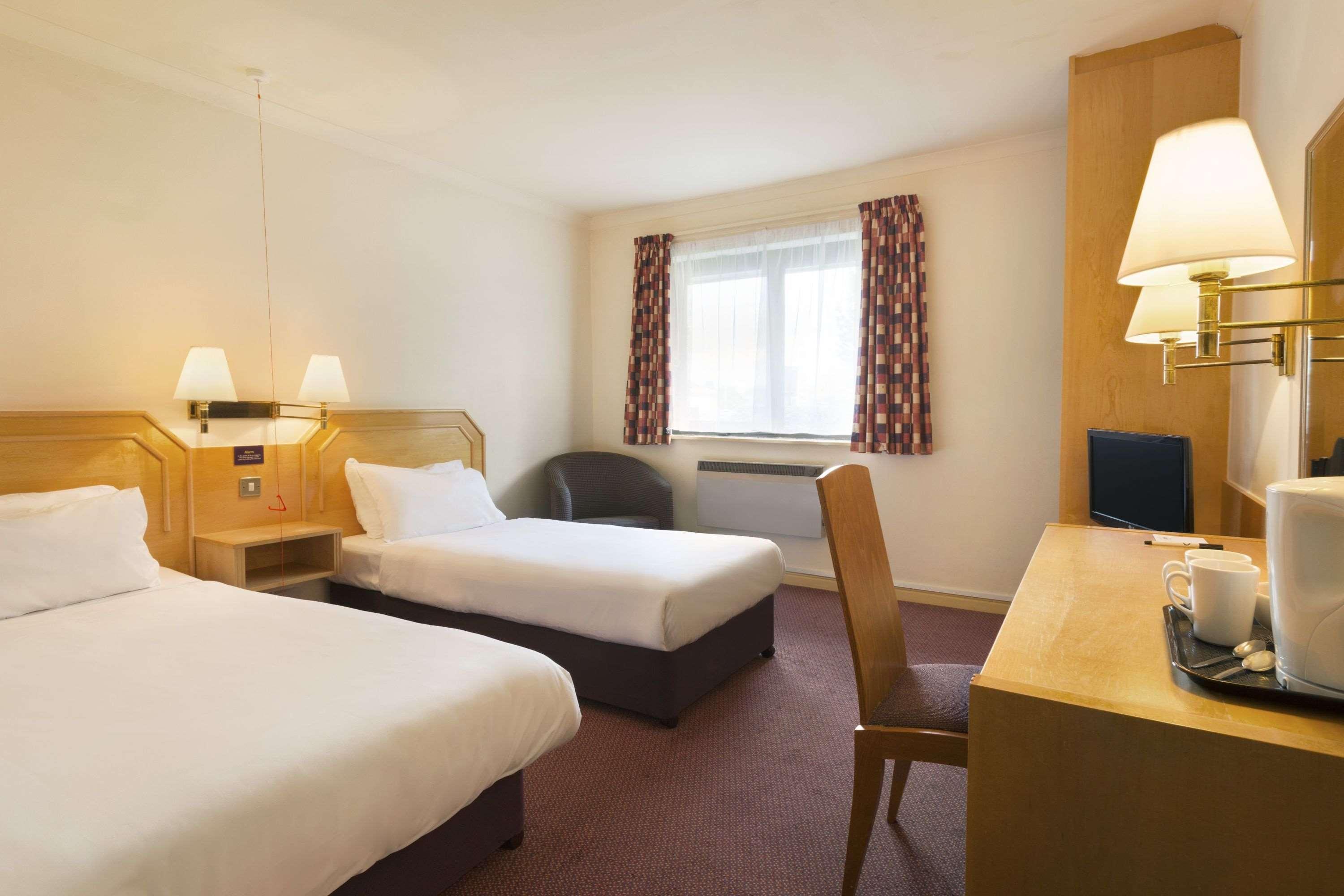 Days Inn Taunton Εξωτερικό φωτογραφία